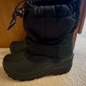 Black Winter Snow Boots